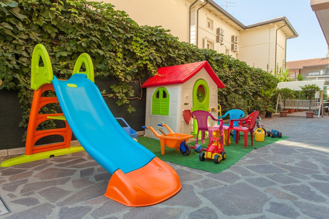 Hotel Benvenuti Gatteo a Mare Buitenkant foto